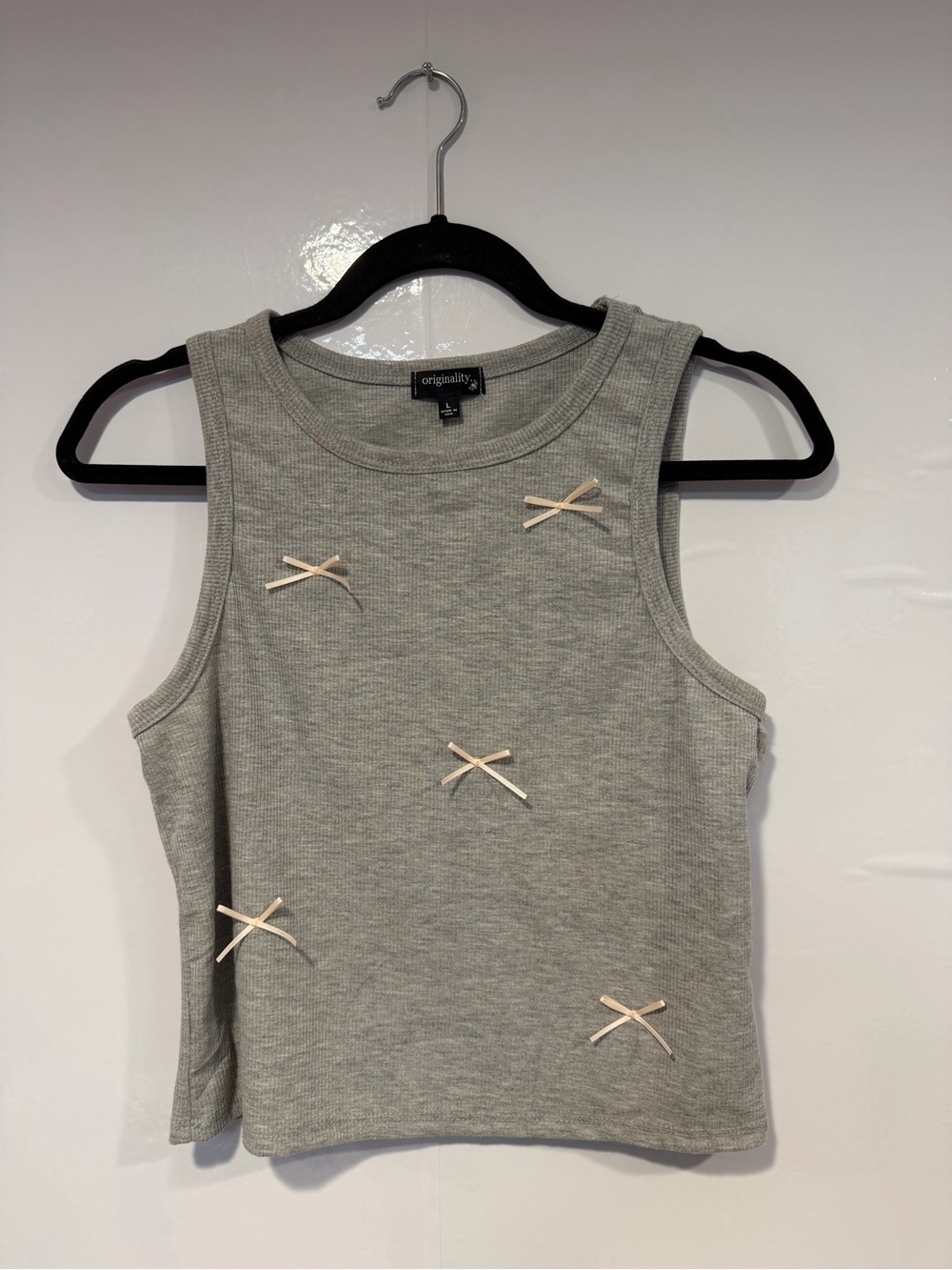 Gray Ribbed Tank Top with Bow Accents Originality